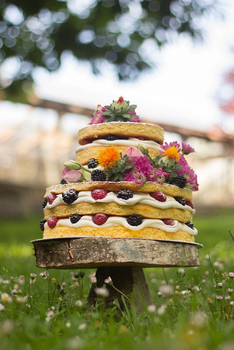 Tarta de boda naked cake rustica con flor