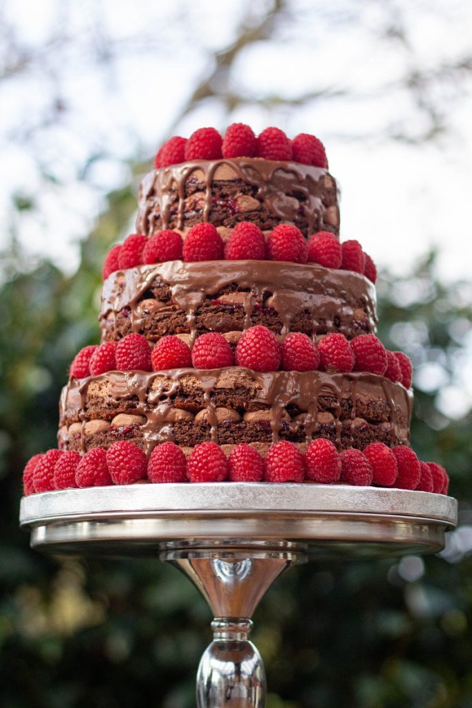 Drip naked cake de chocolate y frambuesa