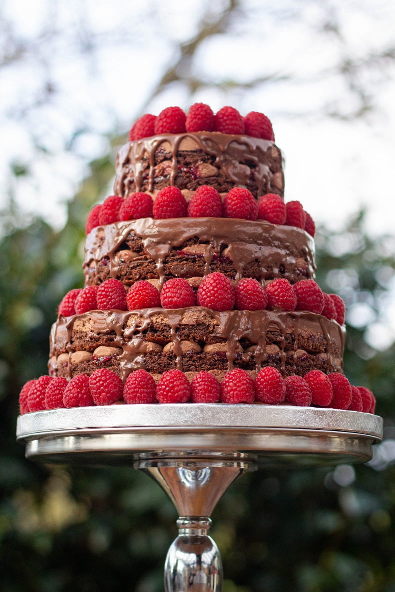 Drip naked cake de chocolate y frambuesa