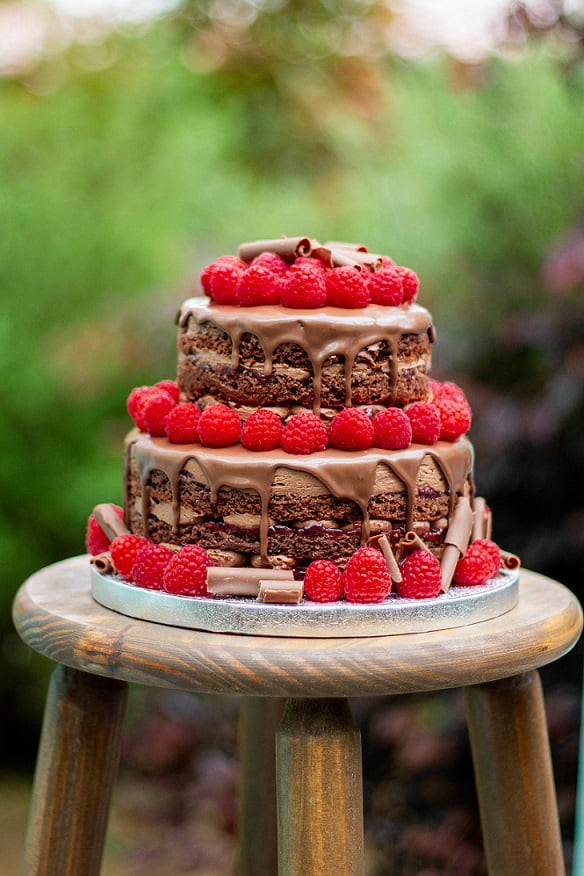 Drip naked cake de chocolate y frambuesa